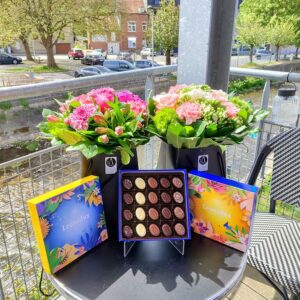 Formule Amarante - 1 Bouquet + 1 coffret de pralines Leonidas