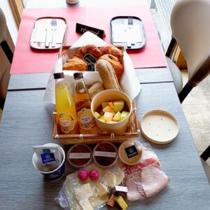 Le petit-déjeuner Amarante Fruité