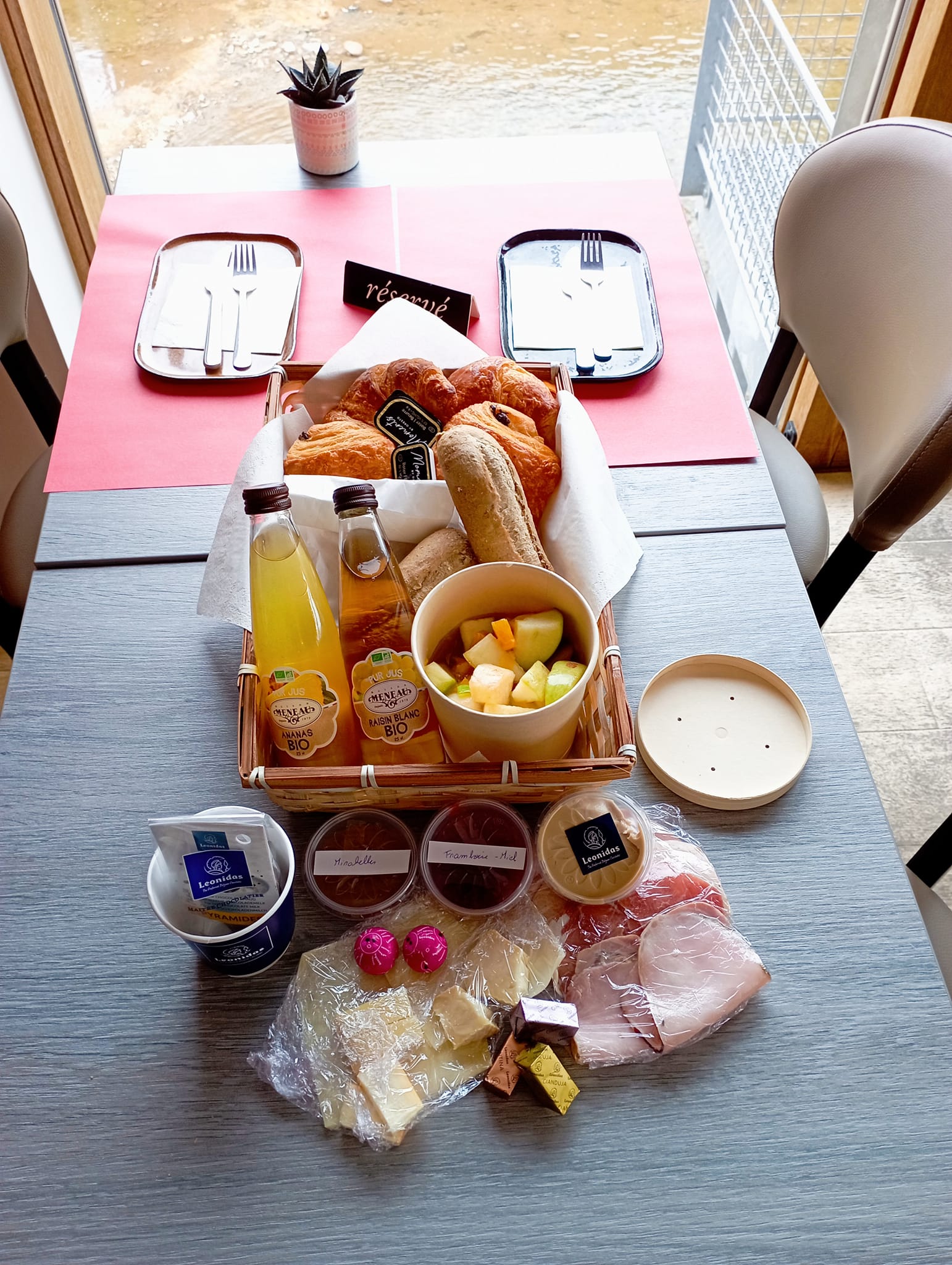Le petit-déjeuner Amarante Fruité
